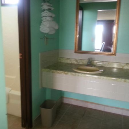 Gray Plaza Motel West Frankfort Экстерьер фото