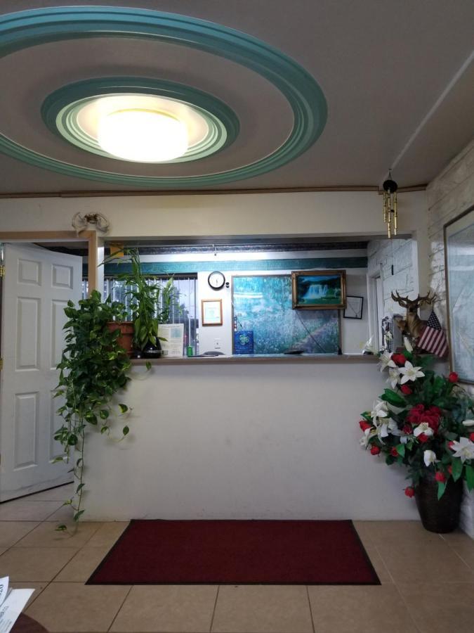 Gray Plaza Motel West Frankfort Экстерьер фото