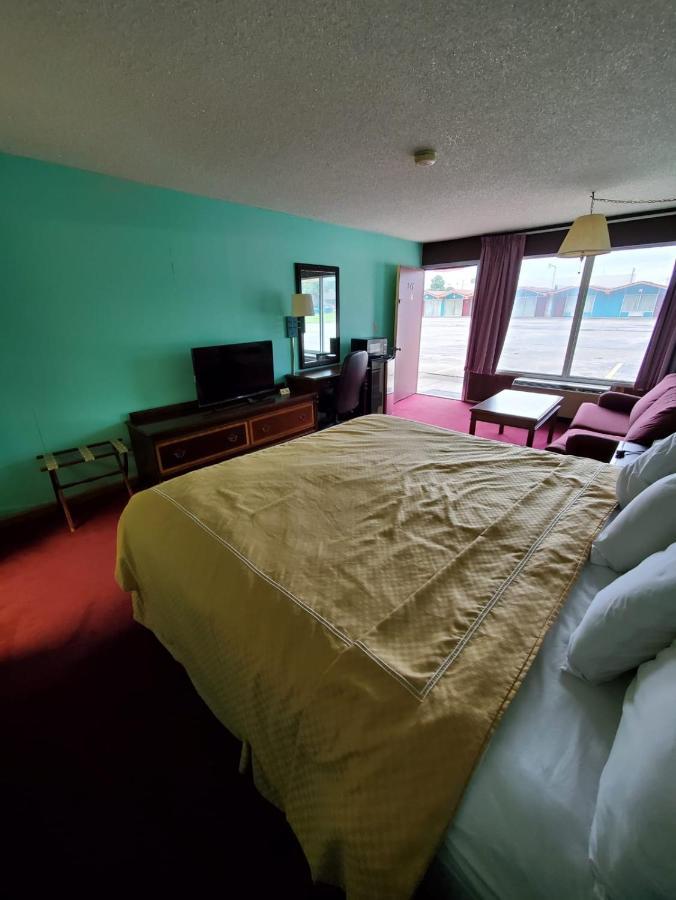 Gray Plaza Motel West Frankfort Экстерьер фото