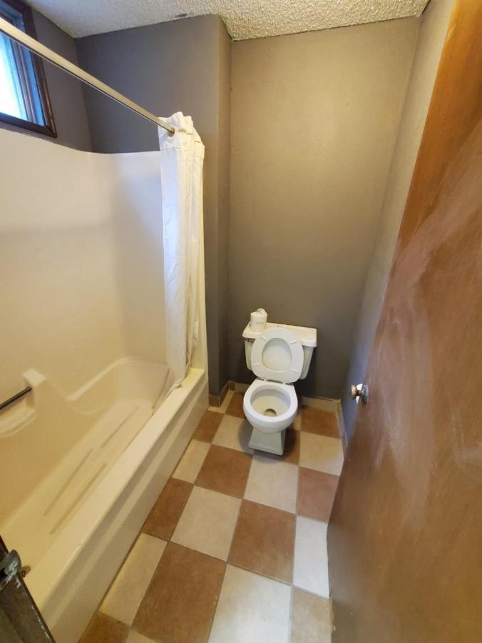 Gray Plaza Motel West Frankfort Экстерьер фото